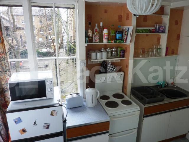 			NEAR PRIMROSE HILL!, Studio Apartment, 1 bath, 1 reception Flat			 Chalcott Crescent, PRIMROSE HILL